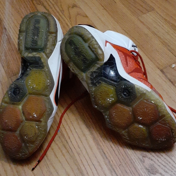 Nike Lebron James Heart of a Lion Sneakers Size 13 - Picture 5 of 11